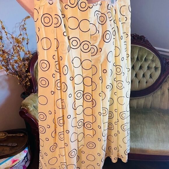 Vintage, Yarns & Stitches, pleated skirt. Size 8. - Picture 6 of 6